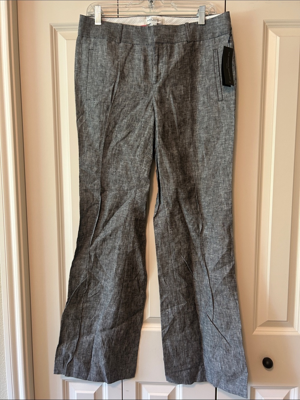 Banana Republic Martin Fit Trouser, low rise, wide leg in 100% linen.